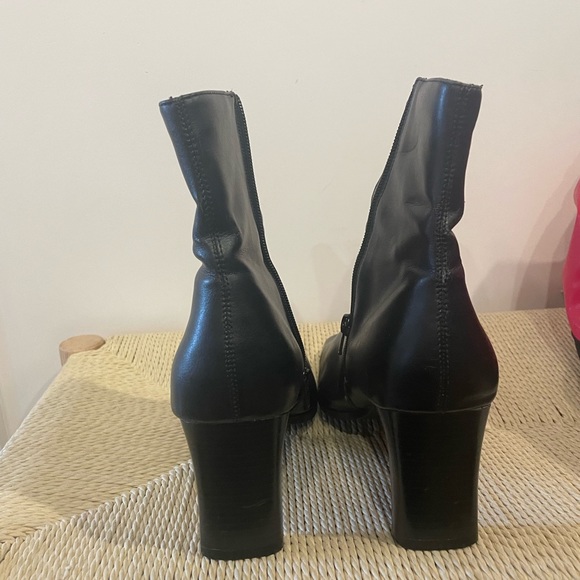 Black ankle boots (new) - Picture 4 of 7